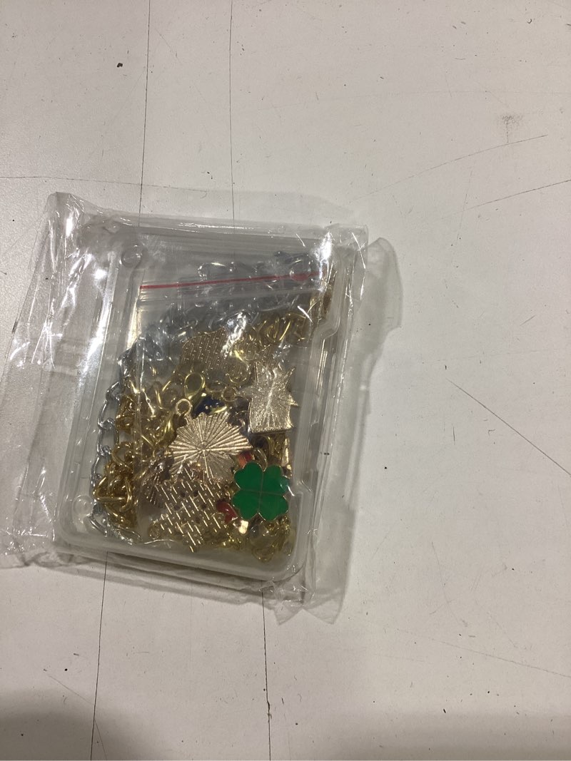 Condition photo showing As Is for Trucker Hat Chains Interchangeable Charms Clip on Charm for DIY Trucker Cap Mesh Baseball Cap Decoration