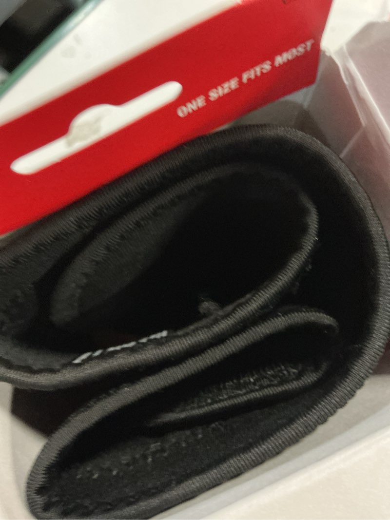 Condition photo showing Good Condition for self adjusting knee stabilizer
