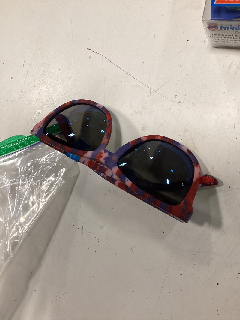 Condition photo showing Good Condition for youth classic square sunglasses 