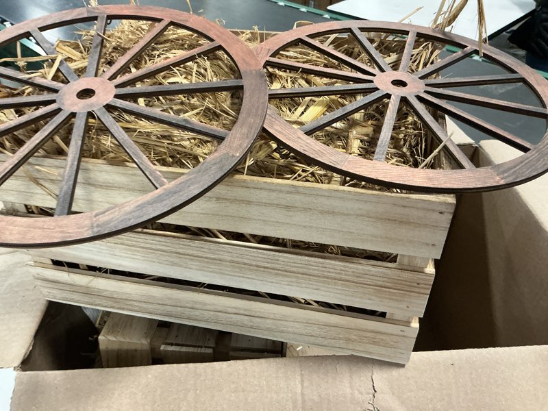 Condition photo showing As Is for 6 Pack 13 x 9 x 6 Inch Straw Hay Bale Stack Decoration Set Rustic Wooden Wagon Wheel Natural Hay Bales Boxes Western Cowboy Birthday Decor Photo Booth Props(Brown,Rustic)