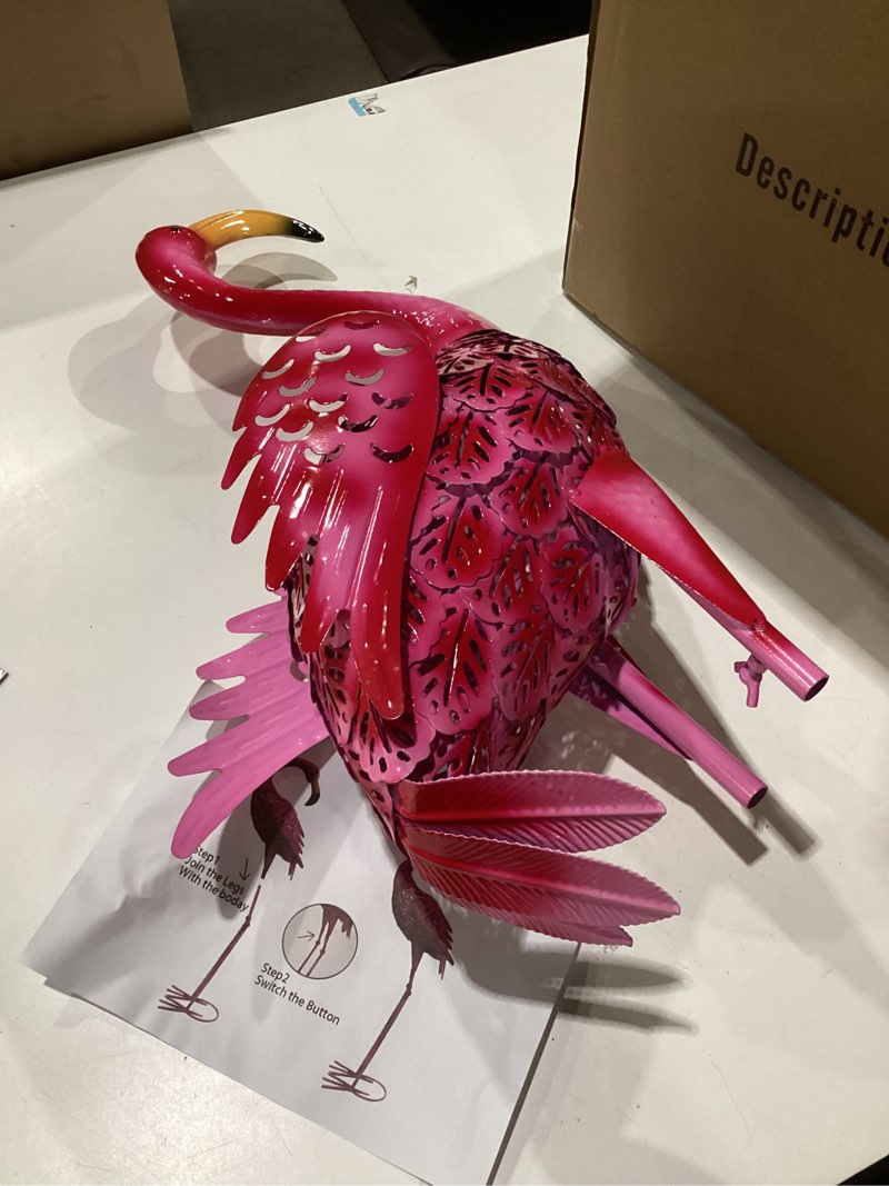 LINZHEN 2 Pack Pink Flamingo Metal Garden Statues Outdoor Art, Tropical Yard Decor Lawn Decorations 