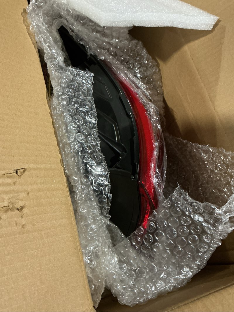 Condition photo showing Good Condition for right halogen tail light assembly compatible with 2015-2017 hyundai sonata eco without led tail lamp right passenger side replacement hy2805129 92402c2000 11672100