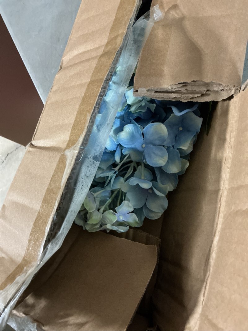Condition photo showing New/Like New for mainstays 29 in blue artificial hydrangea stems, set of 12, indoor use