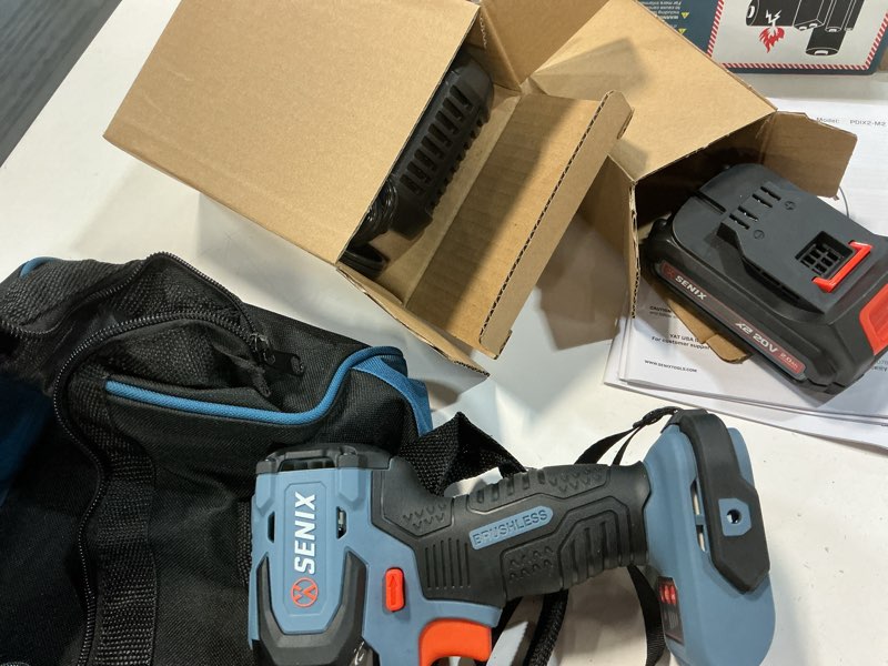 Condition photo showing Good Condition for senix x2 20-volt 1/4-in brushless cordless impact driver (1-battery included, charger included and soft bag included)