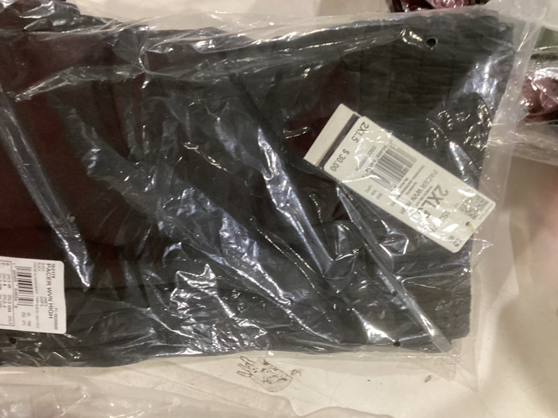 Condition photo showing New/Like New for Adidas Women's Pacer Training 3 Stripes Woven High Rise Shorts, Black, XX-Large 5 Inch Inseam