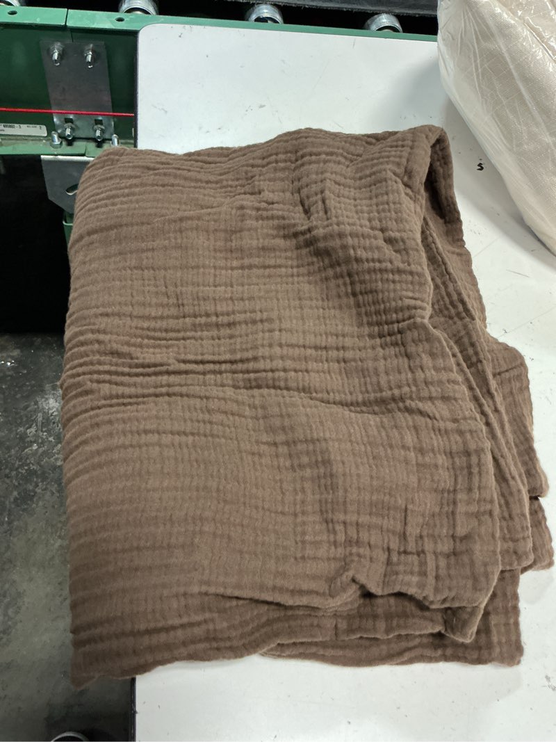 Condition photo showing Good Condition for organic airy gauze dream quilt set, full/queen, chocolate