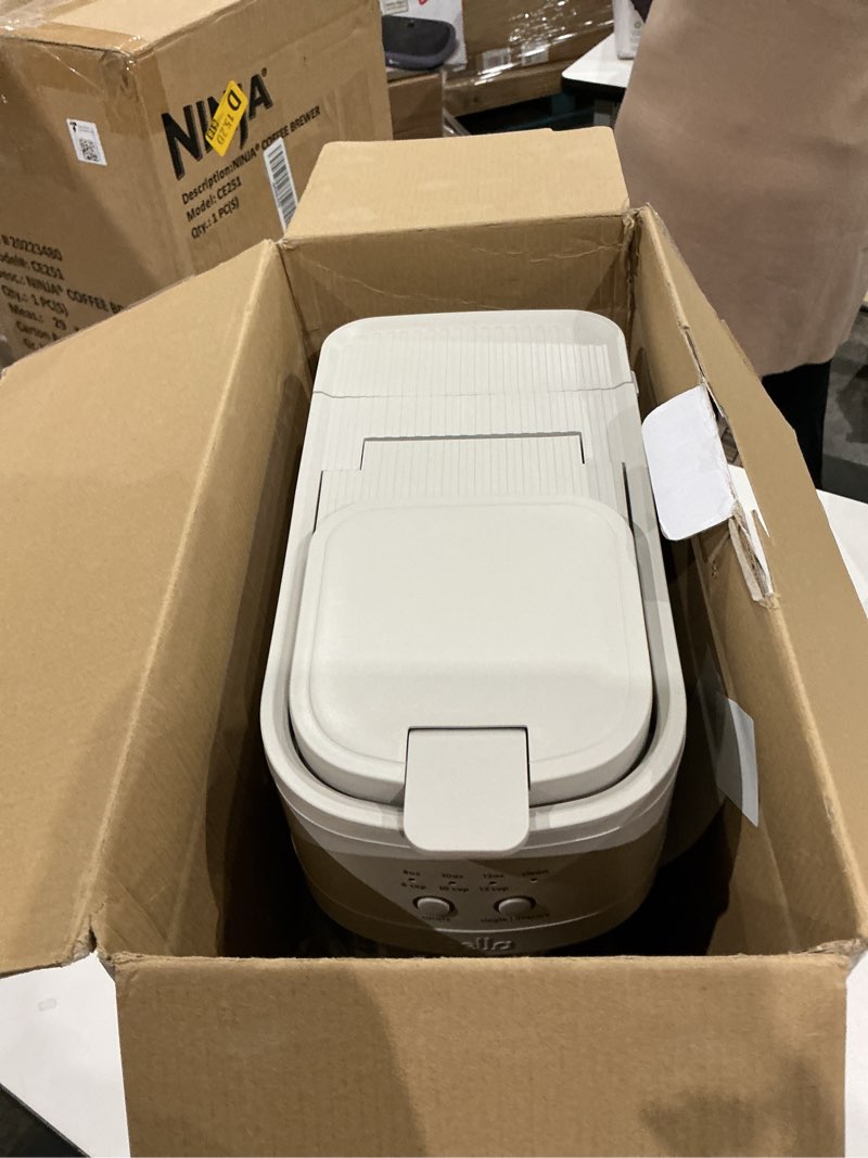 Condition photo showing Good Condition for bella versabrew 2-in1 coffee maker, k-cup compatible, brew 3 sizes carafes & single serve cups, dishwasher safe reusable filter & filter holder, iced coffee function, 60oz tank, oatmilk