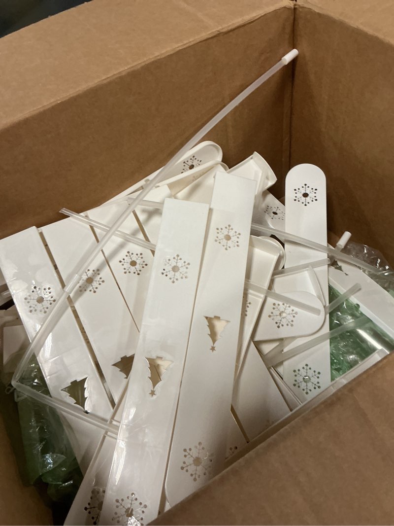 Condition photo showing As Is for Ciieeo 20pcs Christmas Tree Fence Decorative Plastic Border Panels for Garden Courtyard and and Practical Ornamental Accessories