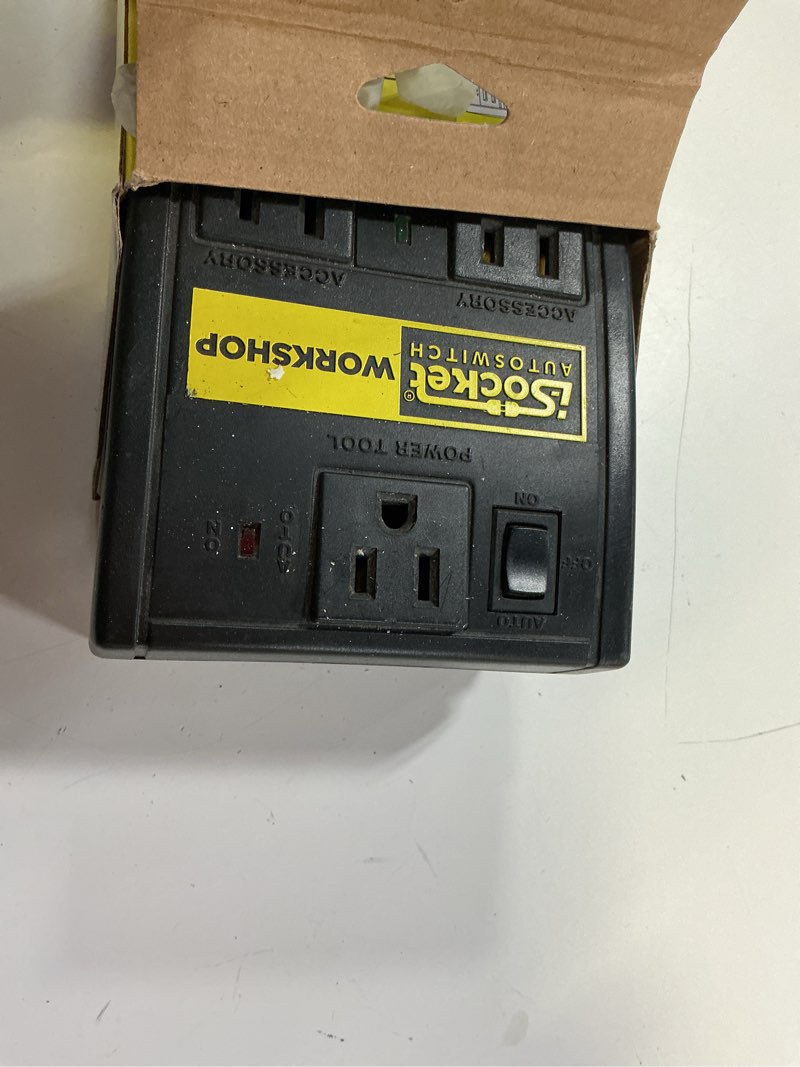 Condition photo showing Good Condition for automated vacuum switch, dust control with automatic shutoff and delay - prevents inrush current from circuit overload