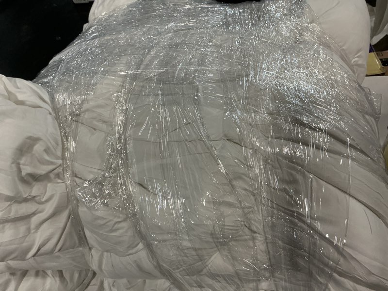 Condition photo showing As Is for SOPAT Mattress Topper King Size Extra Thick Mattress Pad 8-21" Deep Pocket Soft Down Alternative Fill Mattress Protector Pillow Top Mattress Cover (78x80 Inches, White) White Color King