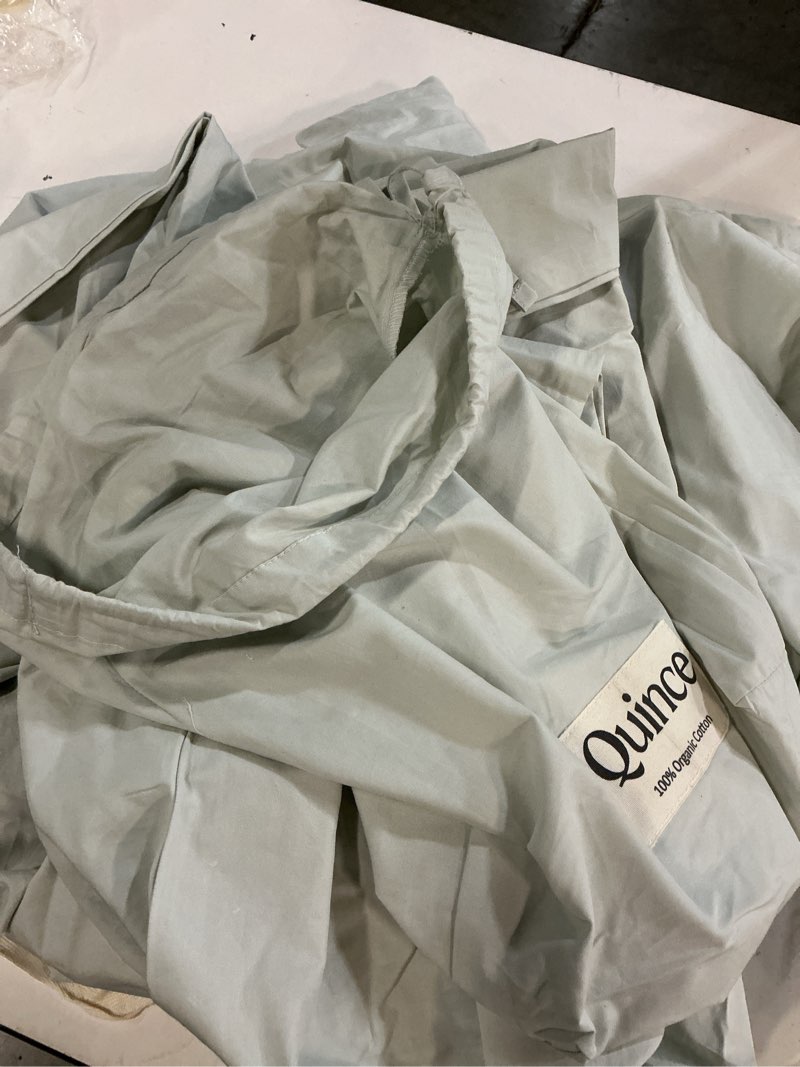 Condition photo showing Good Condition for duvet cover king/cal mint king