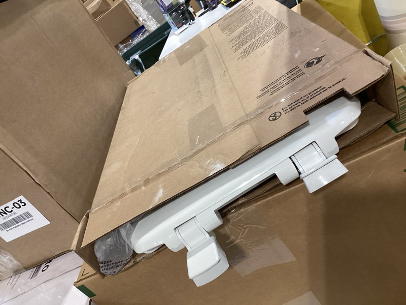 Condition photo showing Good Condition for bemis 7300slec slow close toilet seat, easy clean hinges and durable plastic seat, made in usa, elongated, white
