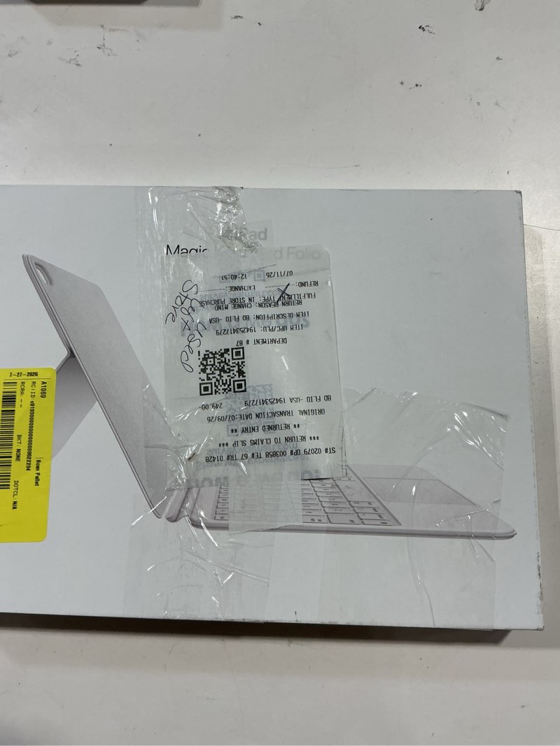 Condition photo showing Good Condition for magic keyboard folio for ipad (a16) - us