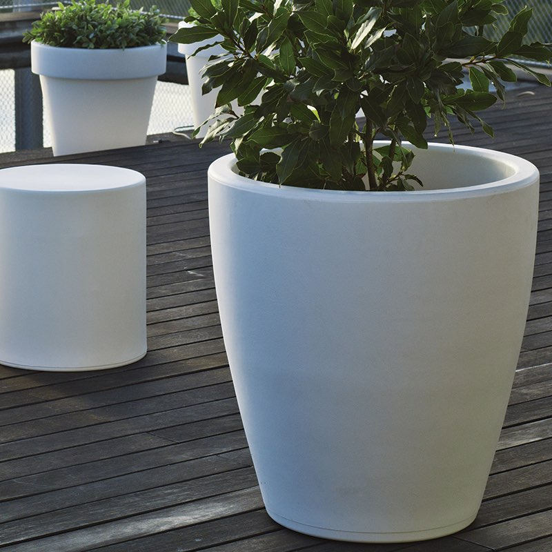 Violeta White plantpot 
