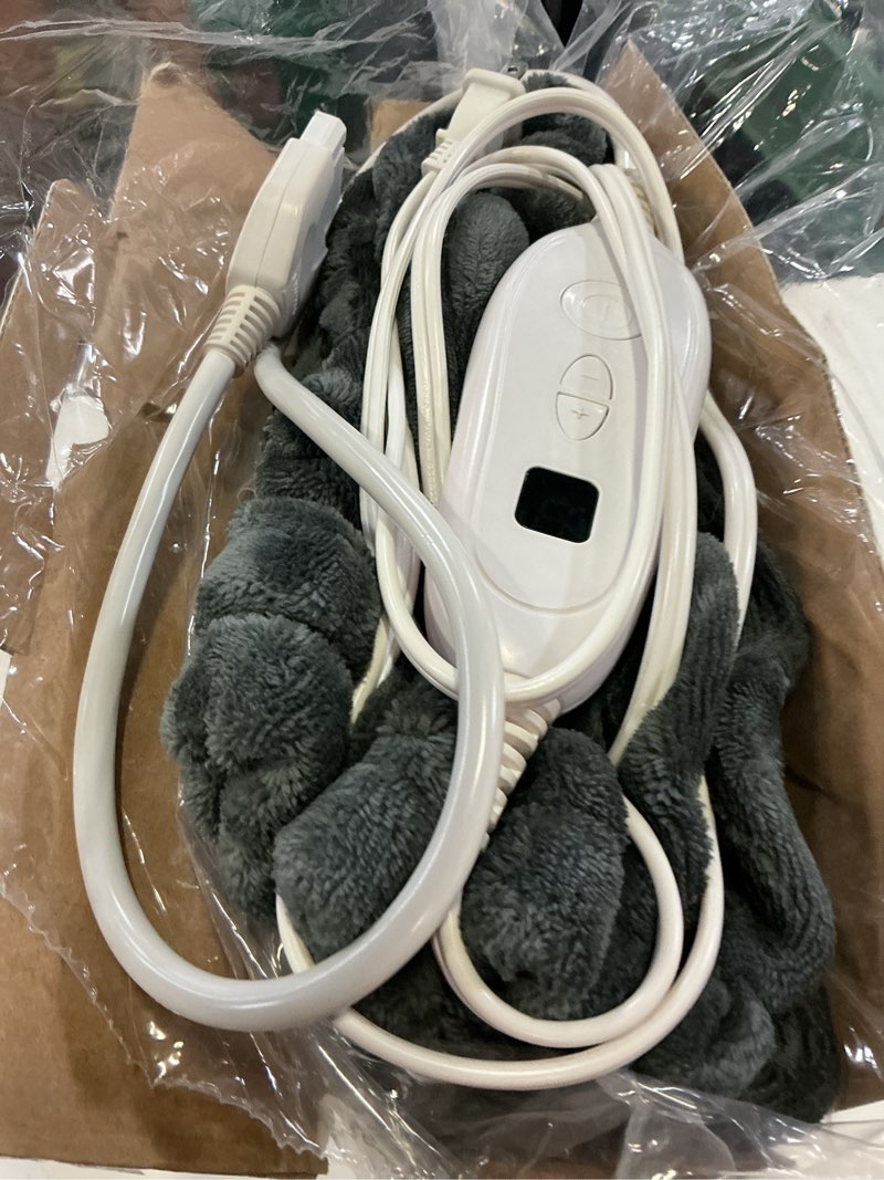 Condition photo showing Good Condition for westinghouse heated blanket throw, electric throw with 6 heating levels, 2-10 hours time settings, overheat protection, machine washable, flannel (throw, 50x60 inches, charcoal) charcoal throw size 50*60"