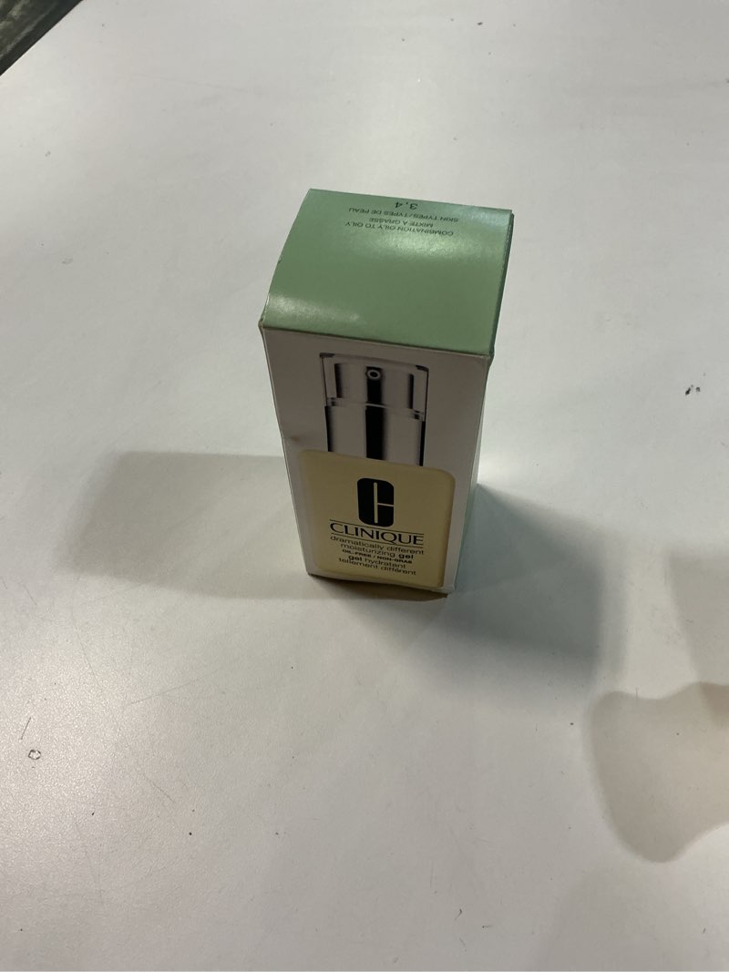Condition photo showing New/Like New for Clinique 3-Step Dramatically Different Moisturizing Oil Free Gel For Combination Oily to Oily Skin Types