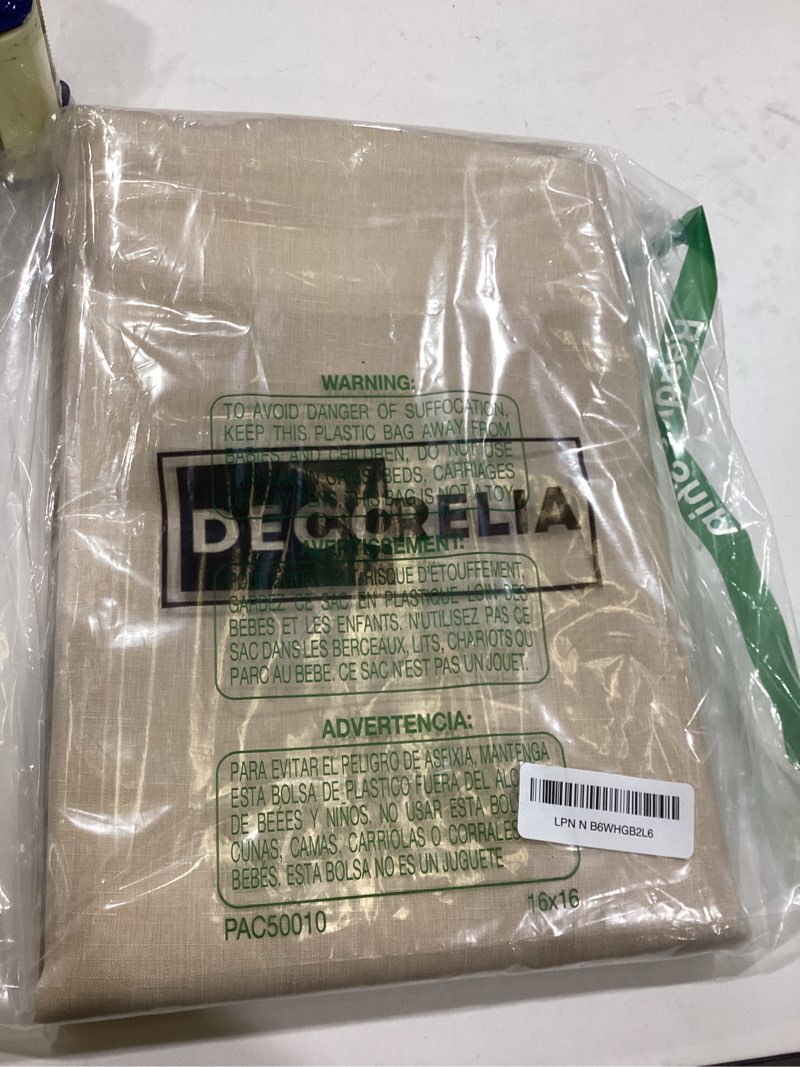 Condition photo showing Good Condition for Waterproof Round Tablecloth for Round Dining Table, Decorative Rustic Soft Wipeable Table Cloths Cover Indoor Outdoor Use for Holiday,Wedding, Kitchen (70 Inch,Round (4-6 Seats),Beige) Beige 70" (Round)