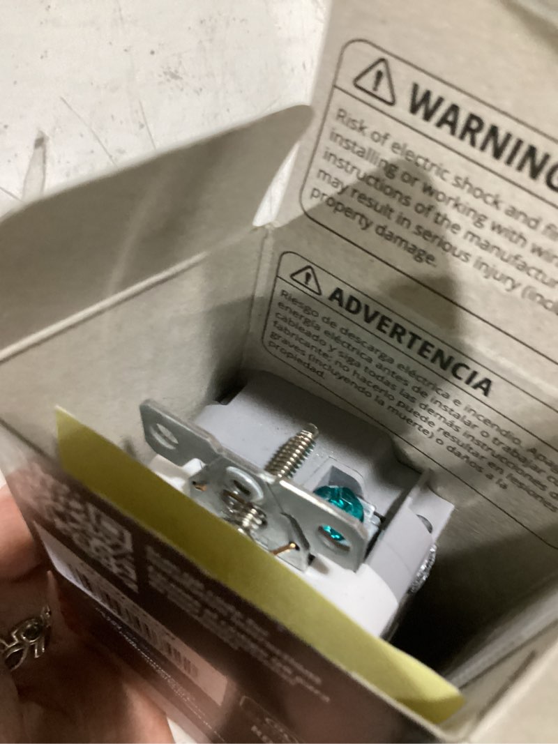 Condition photo showing Good Condition for eaton 15-amp 125-volt gfci residential decorator outlet, white