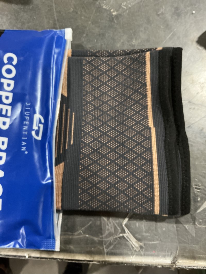 Condition photo showing Good Condition for copper knee braces for men and women (2 pack) -knee supports copper compression knee sleeve for knee pain, arthritis, sports and recovery support (3x-large) 3x-large 2pack-copper-black