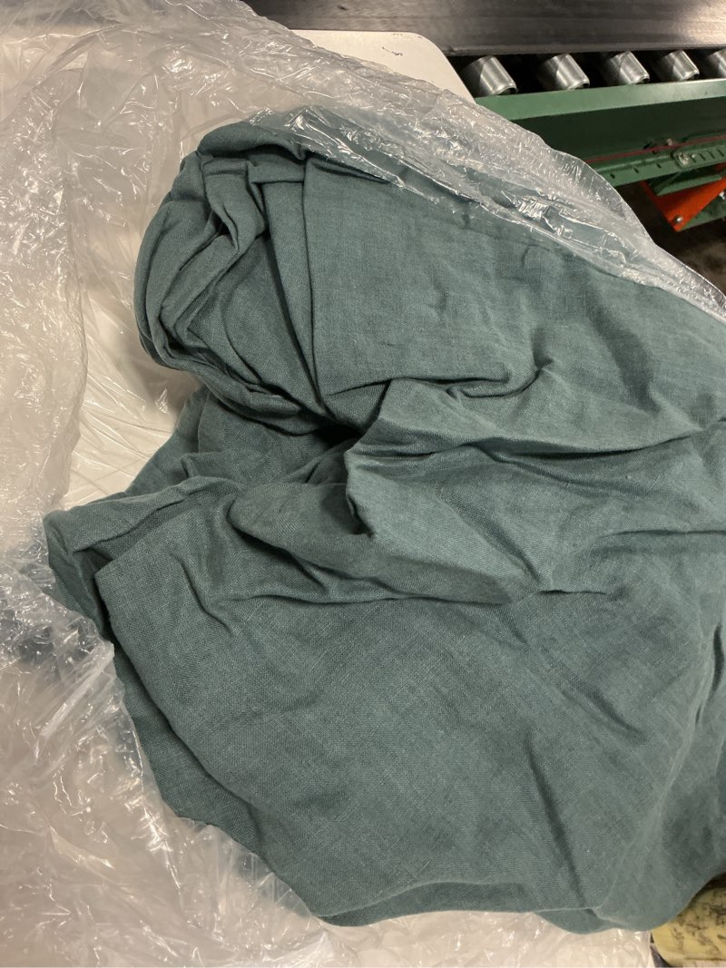 Condition photo showing As Is for european linen deluxe bedding bundle, queen, ocean