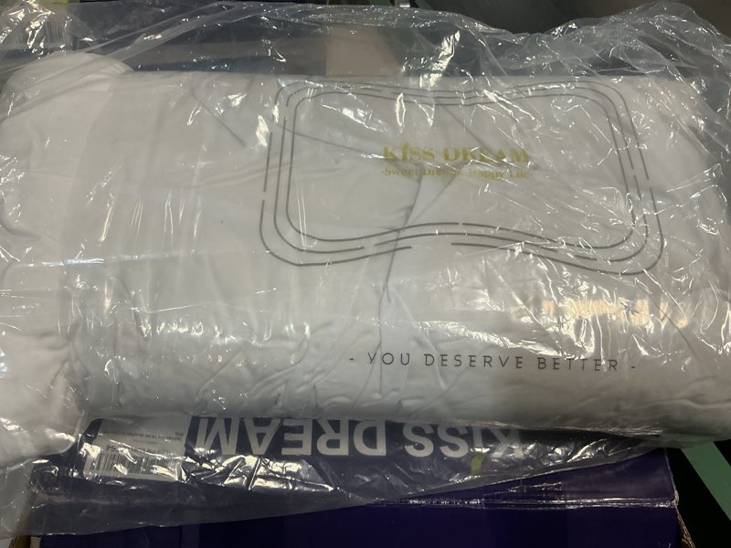 Condition photo showing Good Condition for Talalay Latex Pillow, Soft Natural Latex Foam Pillow for Sleeping, Bed Pillow for Back, Side and Stomach Sleeperswith Removable Cotton Cover, Helps Relieve Shoulder and Neck Pain (Queen (Soft))