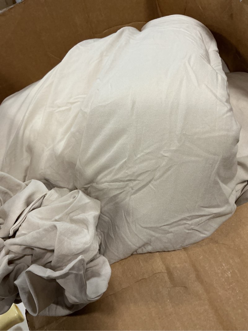Condition photo showing Good Condition for bedsure king comforter set, beige soft prewashed bedding for all seasons, 3 pieces gentlesoft™ bed set, 1 lightweight comforter (104"x90") and 2 pillowcases (20"x36") king(104"x90") 01 - beige