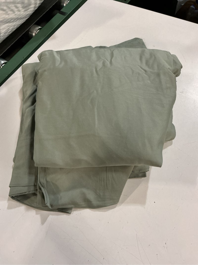 Condition photo showing Good Condition for quince bamboo sheet set color olive queen 