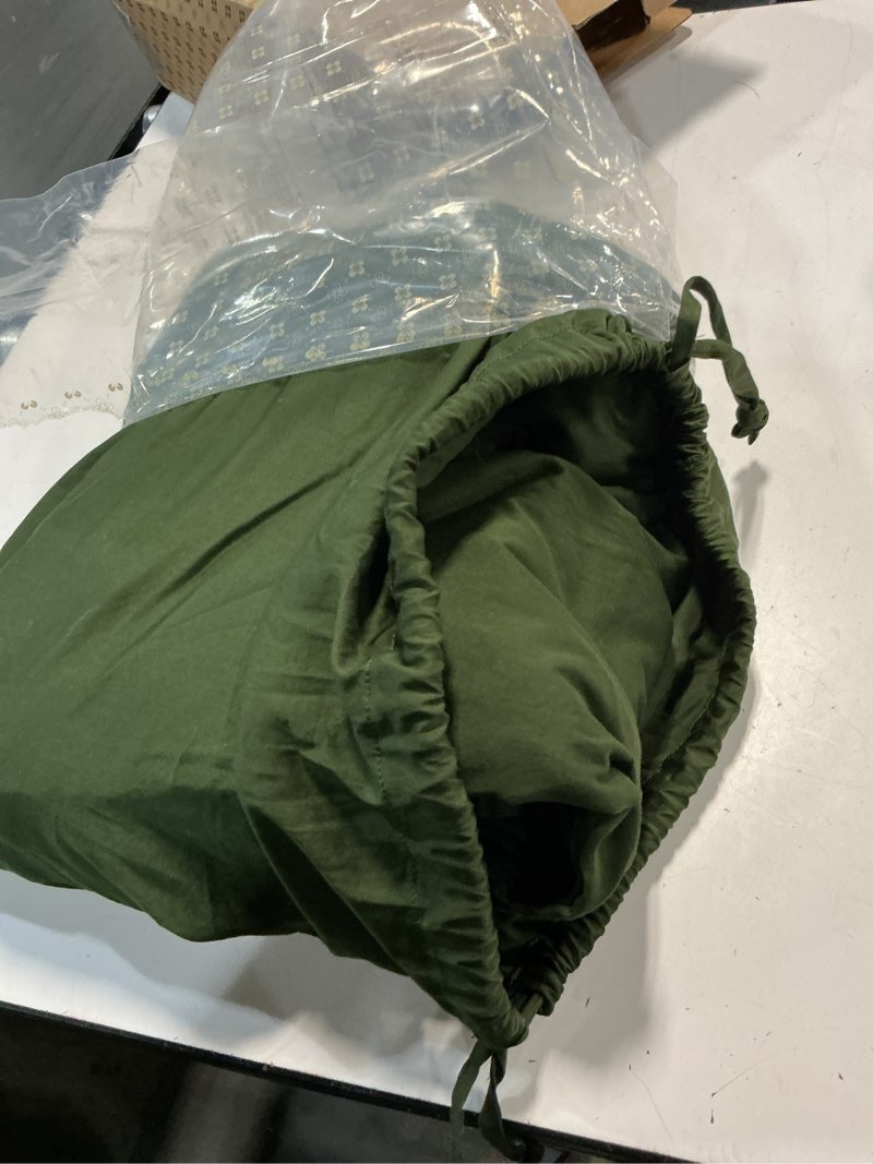 Condition photo showing Good Condition for bedsure 100% organic cotton duvet cover king size - gots certified, luxury purewoven duvet cover set with zipper, ultra-soft breathable bedding set for home hotel(olive green, 104"x90") 2 pillowcases king (104" x 90") olive green - organic