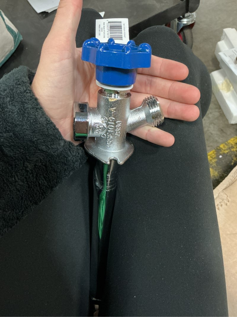 Condition photo showing Good Condition for reliabilt 8-in l x 1/2-in mip brass anti-siphon frost resistant multi turn sillcock