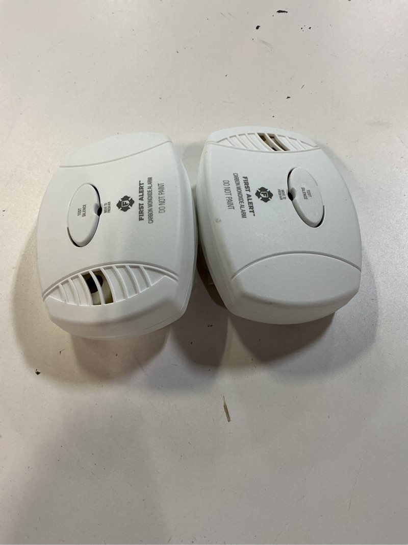 Condition photo showing Good Condition for first alert fat1039718 battery-powered carbon monoxide alarm, 9v, white
