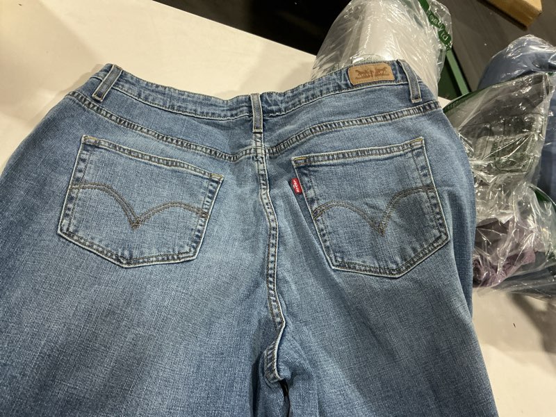 Condition photo showing Good Condition for levi's women's classic bootcut jeans 18 blue