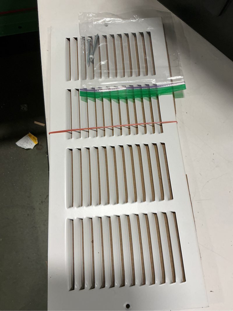 Condition photo showing Good Condition for 16 pulgadas de ancho x 8 pulgadas de alto [tamaño de apertura del conducto] Rejilla de aire de retorno...