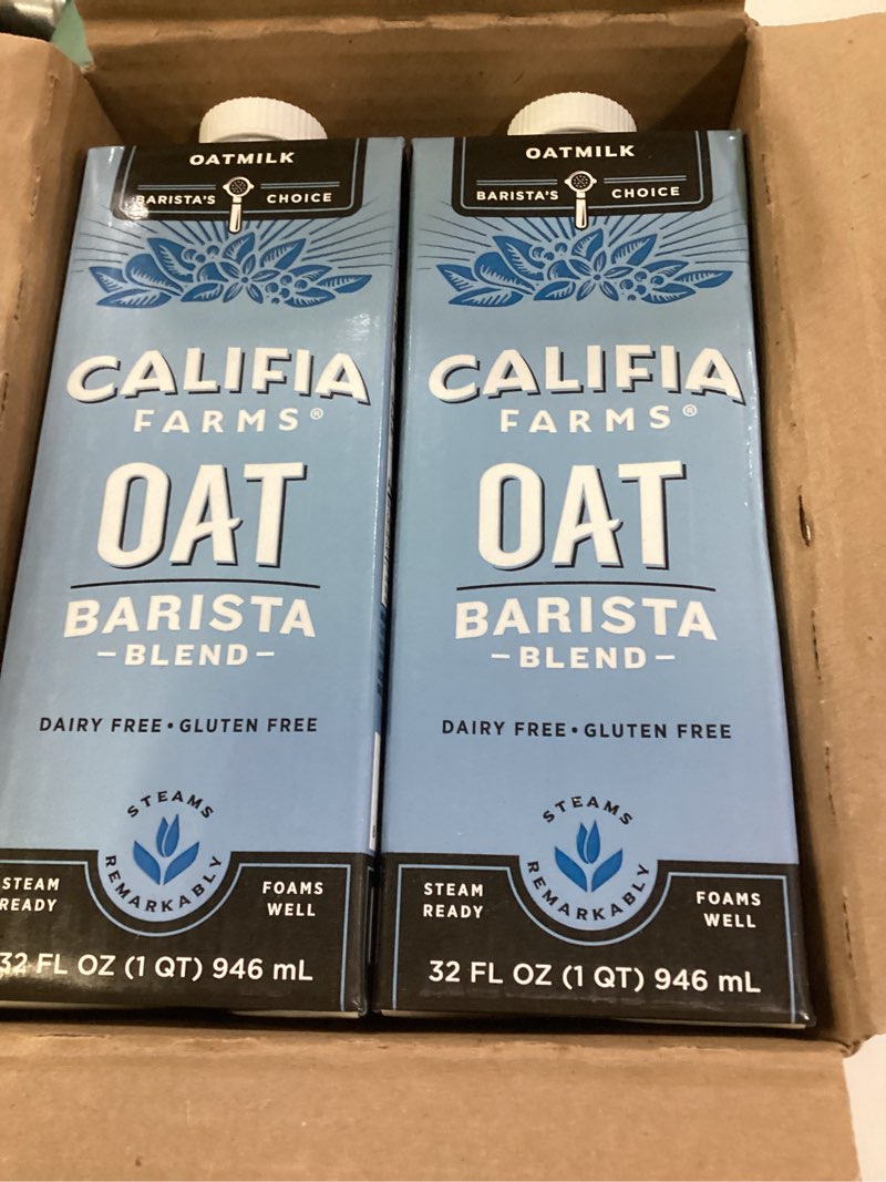 Condition photo showing New/Like New for Califia Farms Unsweetened Oat Milk Barista Blend, 32 Ounce (Pack of 2)