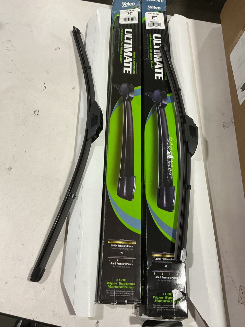 Condition photo showing Good Condition for Valeo 900241B Frameless ULTIMATE 24" All-Season OE Replacement Wiper Blade, Black 900241B 24"