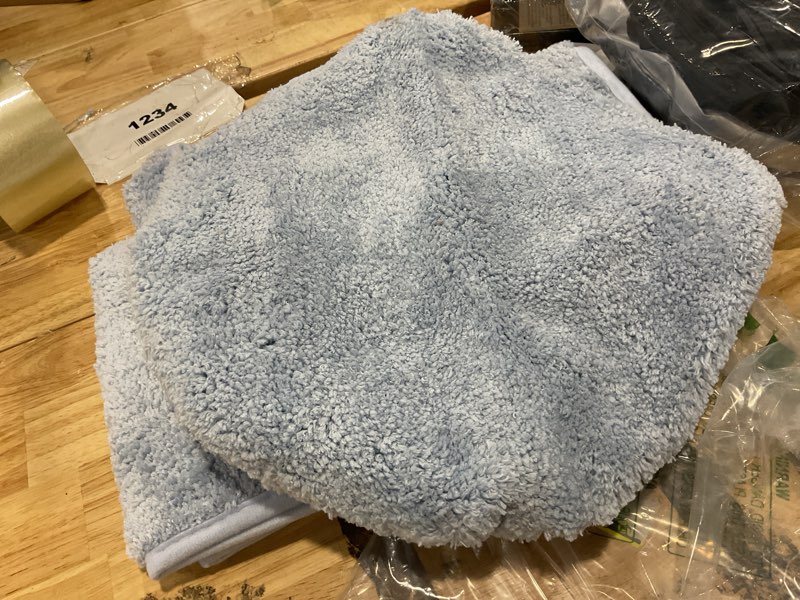 Condition photo showing Good Condition for fancy linen 3pc solid non-slip bath mat set bathroom u-shaped contour rug, mat and toilet lid cover new # 6 (light blue)