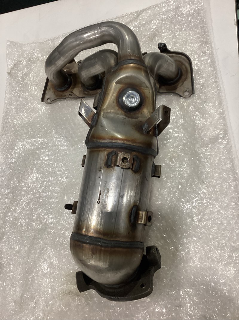 Condition photo showing New/Like New for kax 1pcs catalytic converter fits for 2006-2008 rav-4 2.4l (us built)?2008-2015 xb 2.4l 2006-2008 rav4 2.4l