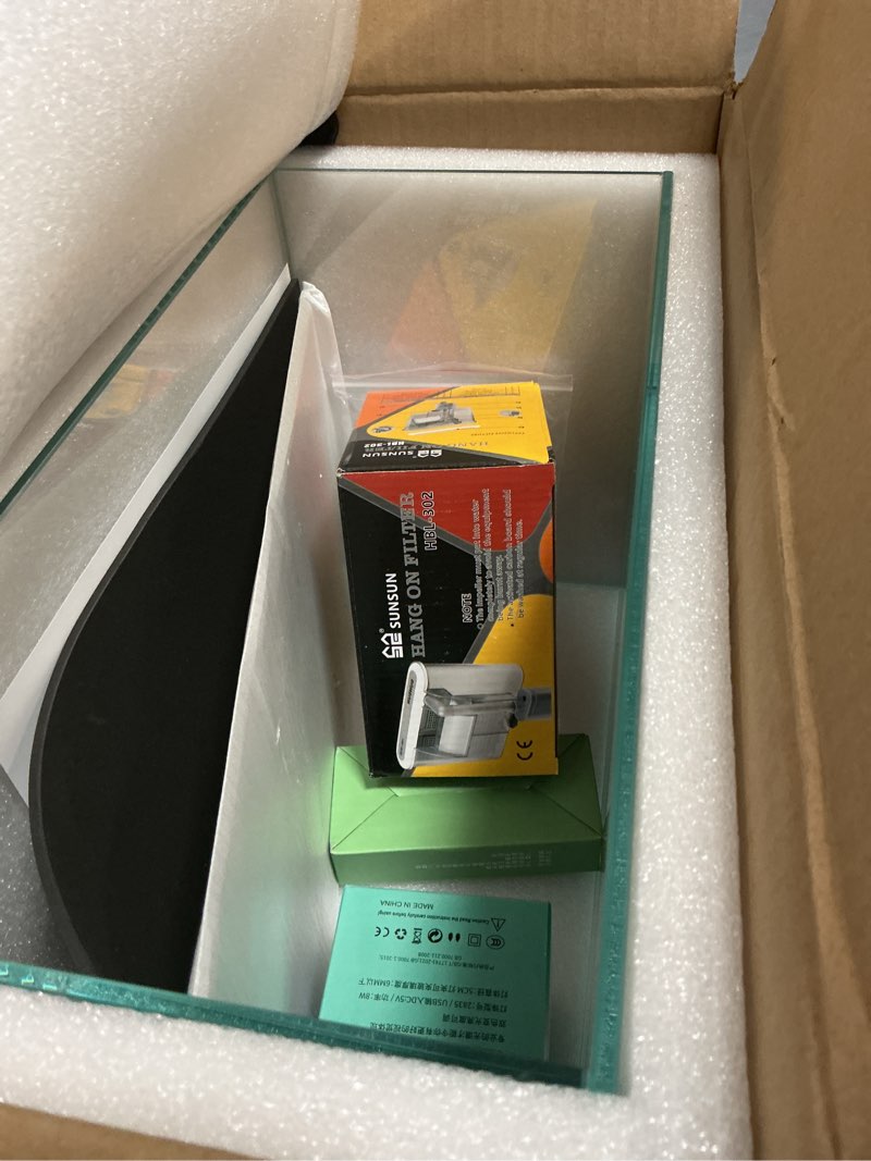 Condition photo showing Good Condition for 5 Gallon Glass Small Fish Tank with Filter Light and Lid, Betta Aquarium Starter Kits