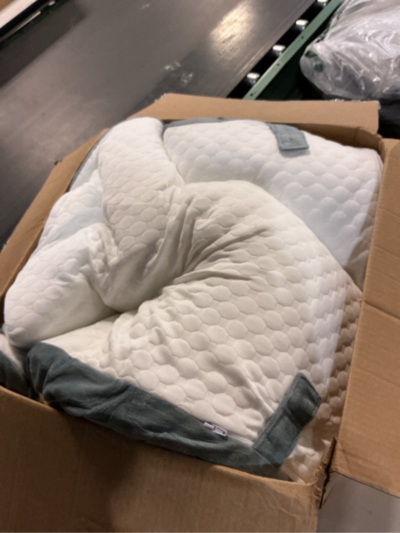 Condition photo showing Good Condition for Bed Wedge Pillow for Sleeping, 3 Pcs Adjustable Height 4.5&7.5&12 Inch Triangle Pillow Wedge for Post Surgery, Acid Reflux, Snoring, Legs Pain Relief (Gray) White & Gray