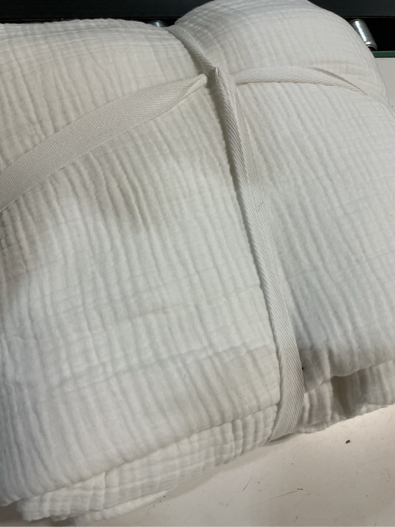 Condition photo showing Good Condition for  cotton airygauze warm white king duvet cover set twin/ white
