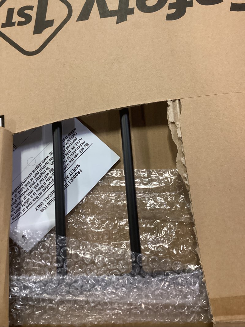 Condition photo showing Good Condition for Safety 1st Easy Install 28'' Walk Thru Gate, Fits Between 29'' and 38'', Black, 1-Pack,(GA105CBLK) 1-Pack 29\" to 38\" Wide x 28\" Tall Black