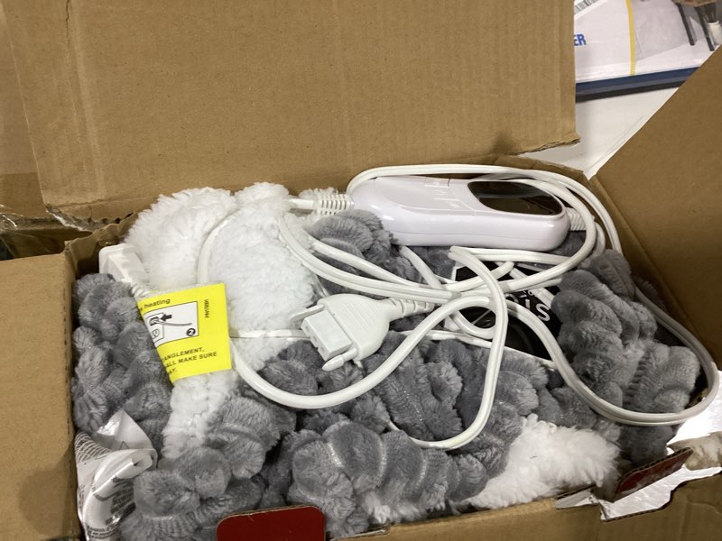 Condition photo showing Good Condition for homemate heated blanket electric throw - 50"x60" heating blanket throw 1/2/4/6/8 hours auto-off 10 heat levels over-heat protection soft flannel sherpa heater etl certification light grey (striped) 50 inch x 60 inch