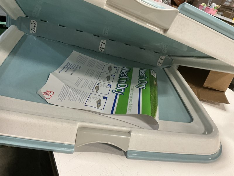 Condition photo showing Good Condition for IRIS USA Pee Pad Holder - for Large Sized Dog and Puppy Pee Pads, Secured Latches, Non-Skid Feet, High Polish Finish for Easy Cleaning, Leak Protection, Fits 28"x34" Pad or Larger, Square, Blue 28" x 34" Blue