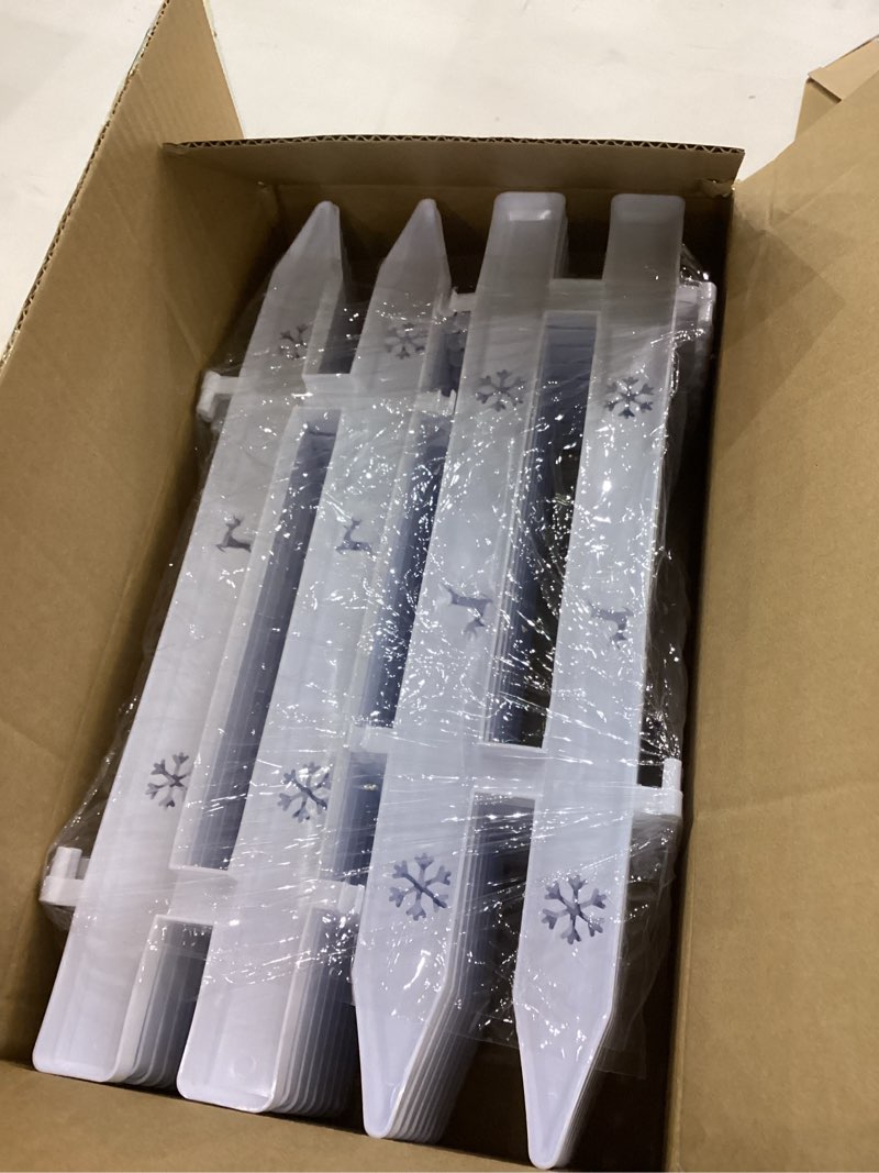 Condition photo showing Good Condition for 18pcs Christmas Tree Gate, 15.7 Inches Tall Christmas Tree Picket Fence for Dogs, Round Toddler Baby Proof White Gate Around Xmas Tree, Thick Plastic Reja para Arbol de Navidad Pet Cat Protector 18 Pcs