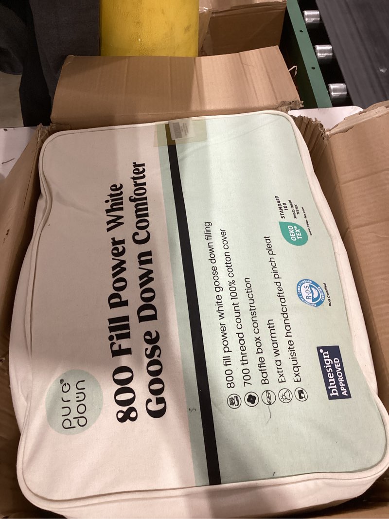 Condition photo showing New/Like New for puredown® Goose Down Comforter King Size, 800 Fill Power, 100% Cotton Winter Oversized Down Duvet Insert 700 Thread Count, Heavyweight Cloud Fluffy Pinch Pleat Extra Warmth Pinch Pleat -White King