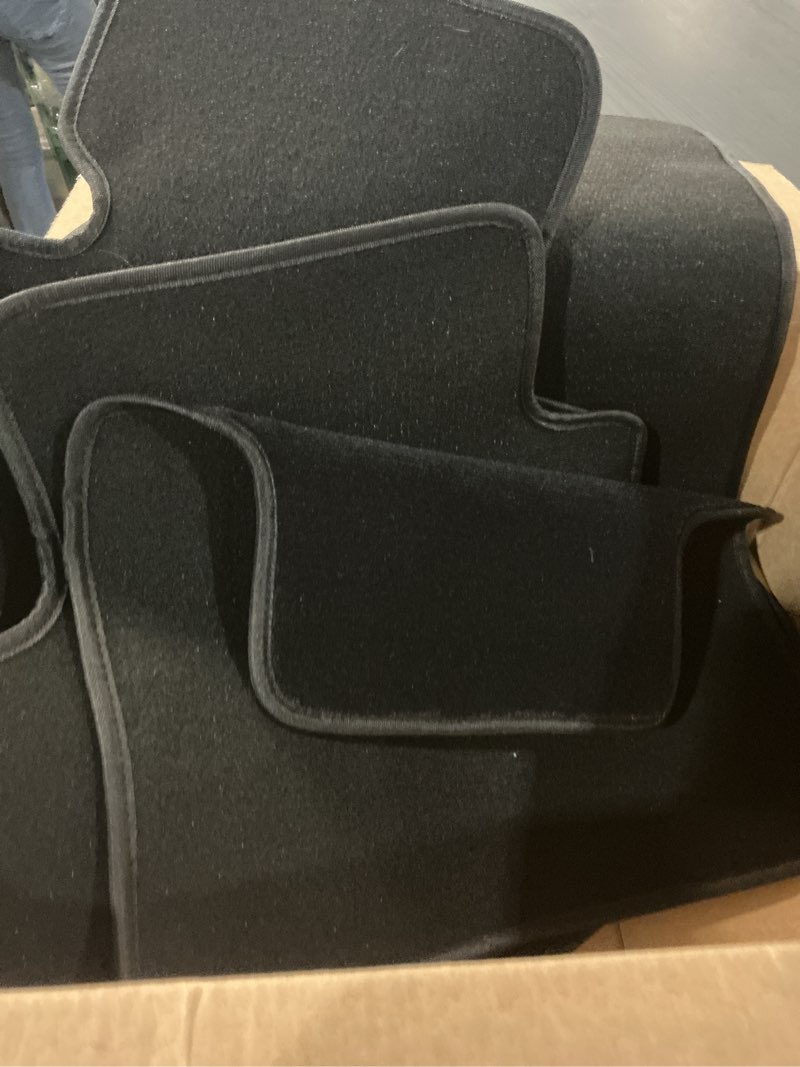 Condition photo showing Good Condition for 4 pcs, Floor Mats for BMW X3 2018-2024 & BMW X4 2019-2024 - Custom 3D Fit 20i 30i M40i 30e M - 1st & 2nd Row - Anti-Slip Backing - 34oz Heavy Duty Carpet Mat - Set of 4 All Weather Car Liner Floormats