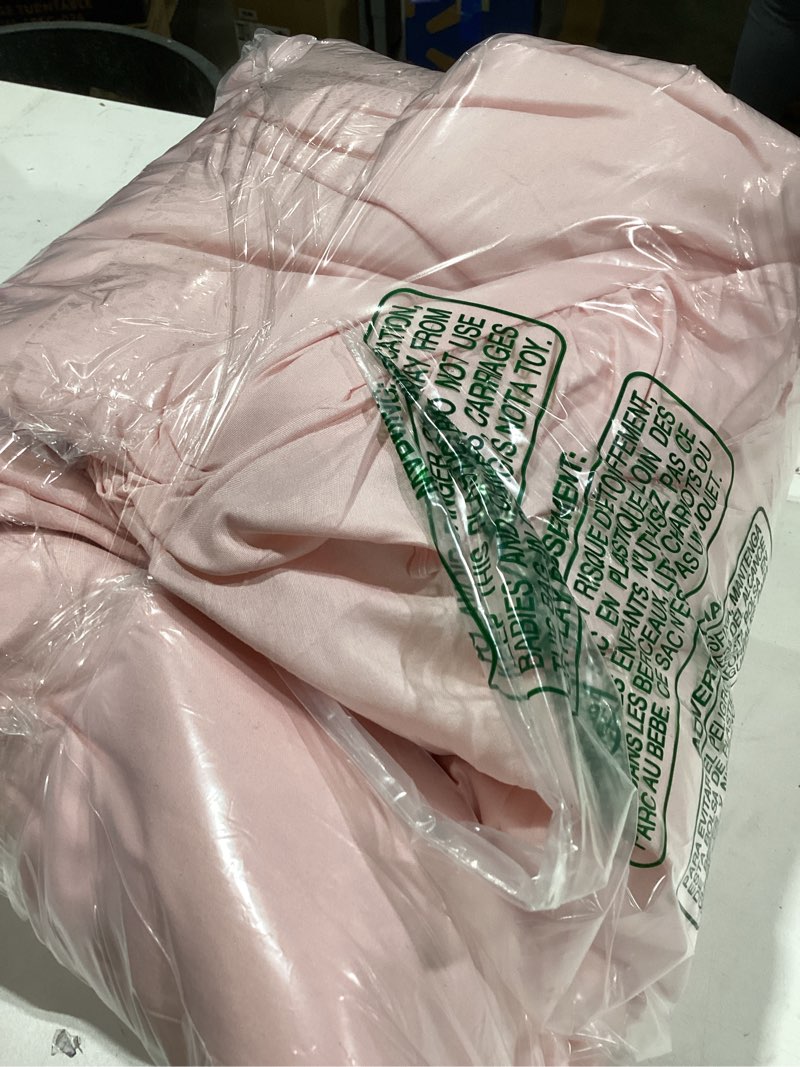 Condition photo showing Good Condition for bed cover set