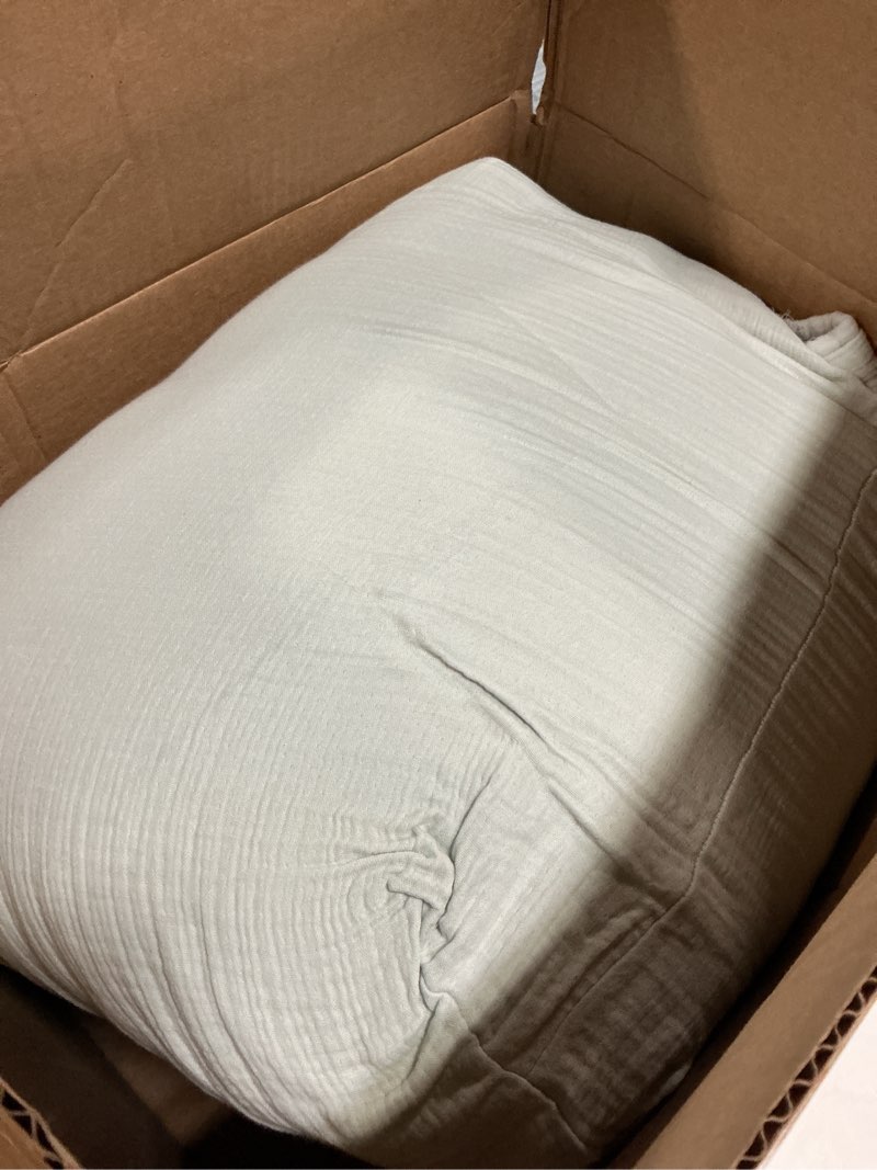 Condition photo showing Good Condition for organic cotton gauze dream quilt set, king/cal king, mist