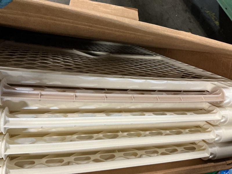 Condition photo showing Good Condition for toddleroo by north states - superyard ultimate play yard: freestanding 8 panel baby playpen with door - indoor or outdoor use - made in usa - encloses up to 34.4 square feet - 26 inches tall - ivory 8-panel ivory