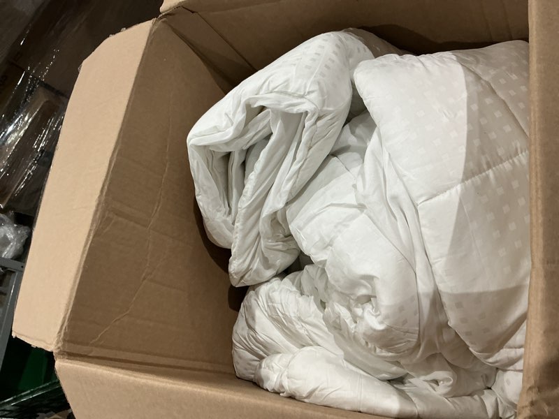 Condition photo showing As Is for easeland king size mattress pad pillow top mattress cover quilted fitted mattress protector cotton 8-21" deep pocket cooling topper (78x80 inches, white) white king