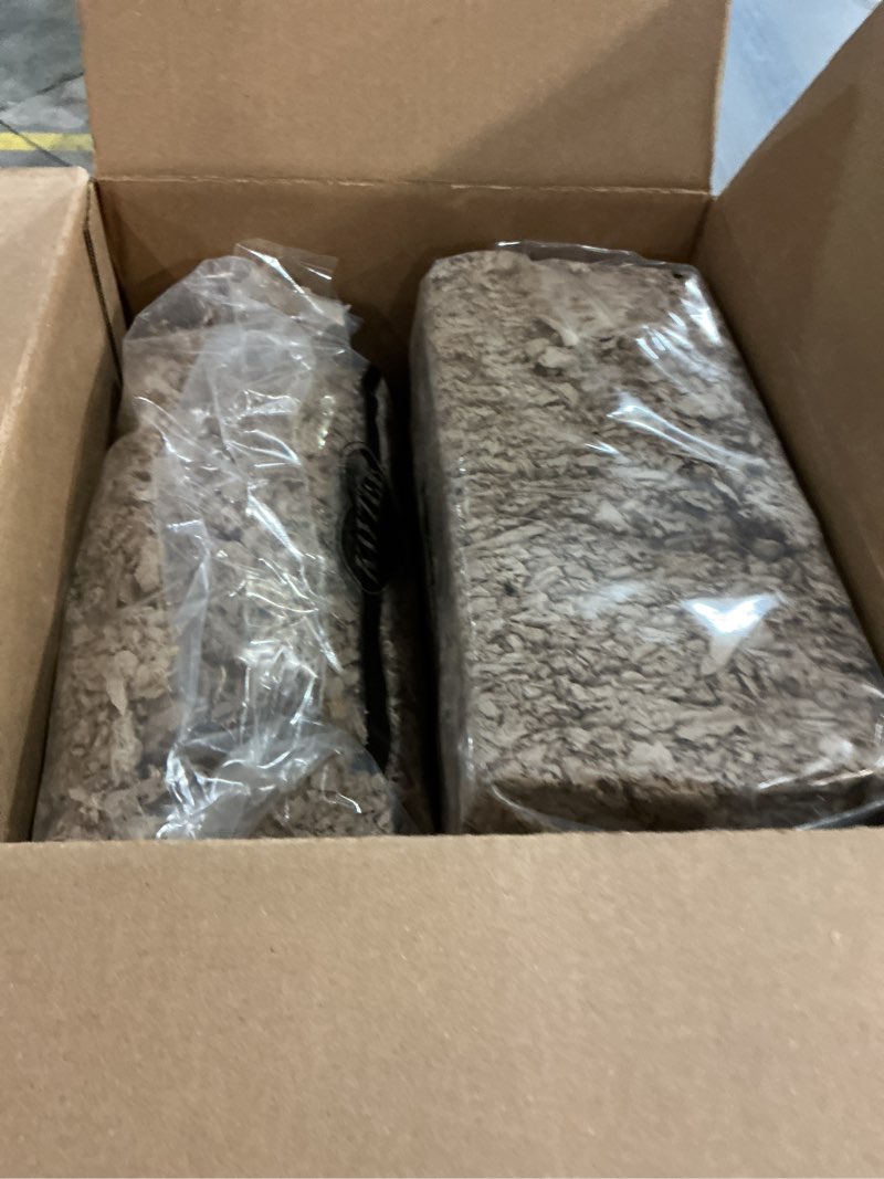 Condition photo showing New/Like New for Kaytee Clean & Cozy Natural Bedding 2/50 Liter with Kaytee All Natural Timothy Hay for Guinea Pigs, 